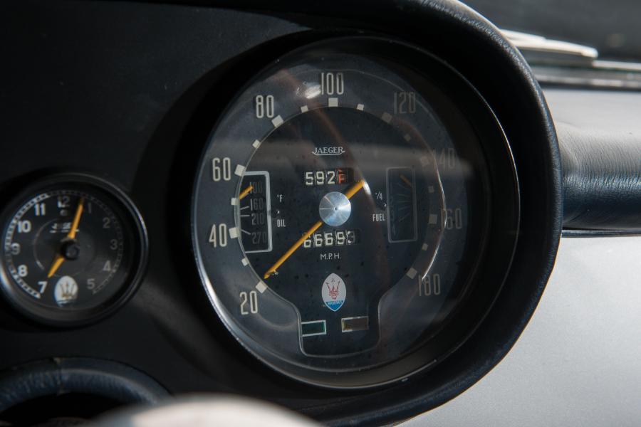 Панель приборов Maserati 5000 GT Coupe (AM103.016) 1961 года  (фото 22 из 23)